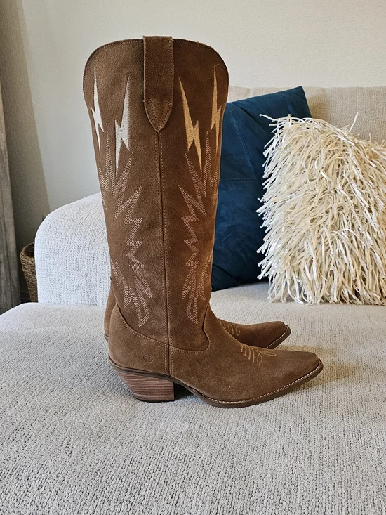 Suede Western Heeled Boots in Brown by DINGO - Picture 2 of 5